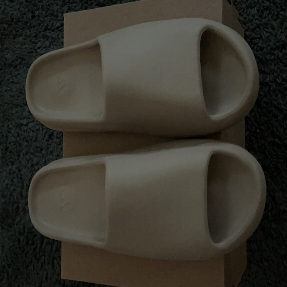 Yeezy Slides Pure